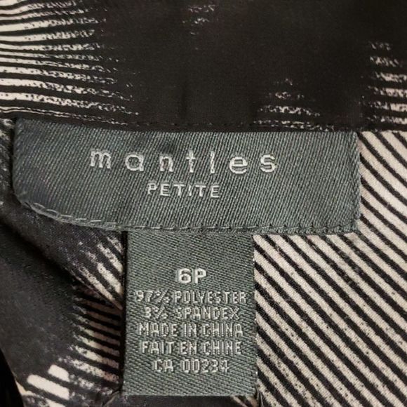 NWOT 🖤🤍🖤Mantles B&W Print Shirt Blouse Top - Picture 10 of 10
